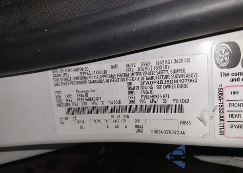 2013 Ford Fiesta Se z USA, uszkodzony, nr VIN 3FADP4BJ6DM107962